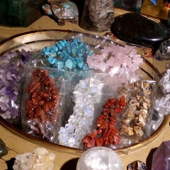 1 pc. • Assorted Stone Stretchy Gem Bracelet - Picture 1 of 2